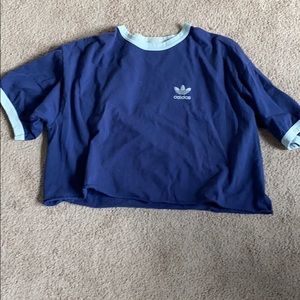 oversized cropped adidas t-shirt